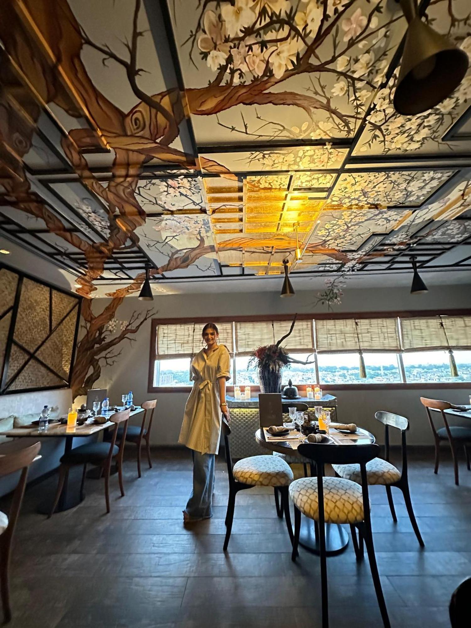 The Nishat Hotel Johar Town Lahore Exterior foto Interior of the restaurant